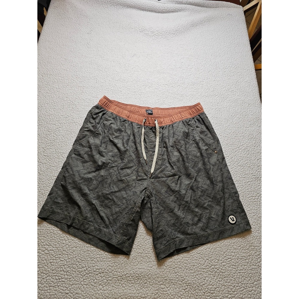 Vuori Kore Shorts Mens XXL Charcoal Grey Chevron Print 7.5 Inseam Lined